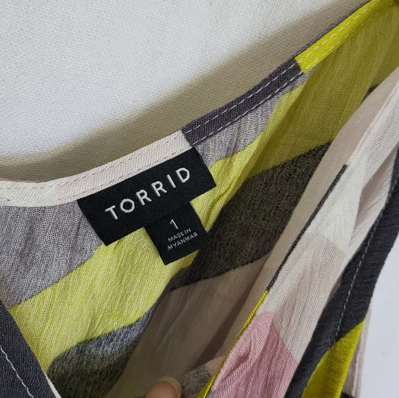 Torrid Sophie Multi Stripe Crinkle Gauze Swing Cami Top, Size 1X (14-16) - Picture 3 of 8
